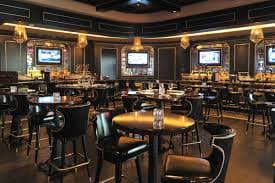 Gaming table dengan dealer live professional memberikan pengalaman interaktif di sov777